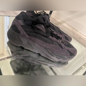 Adidas  Yeezy Boost 700 V2 Vanta FU6684 Sz 12.5